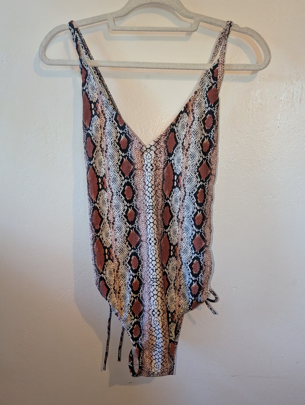 Kona Sol Brown & Black Snake-Print V-Neck One-Piece Swimsuit Size L